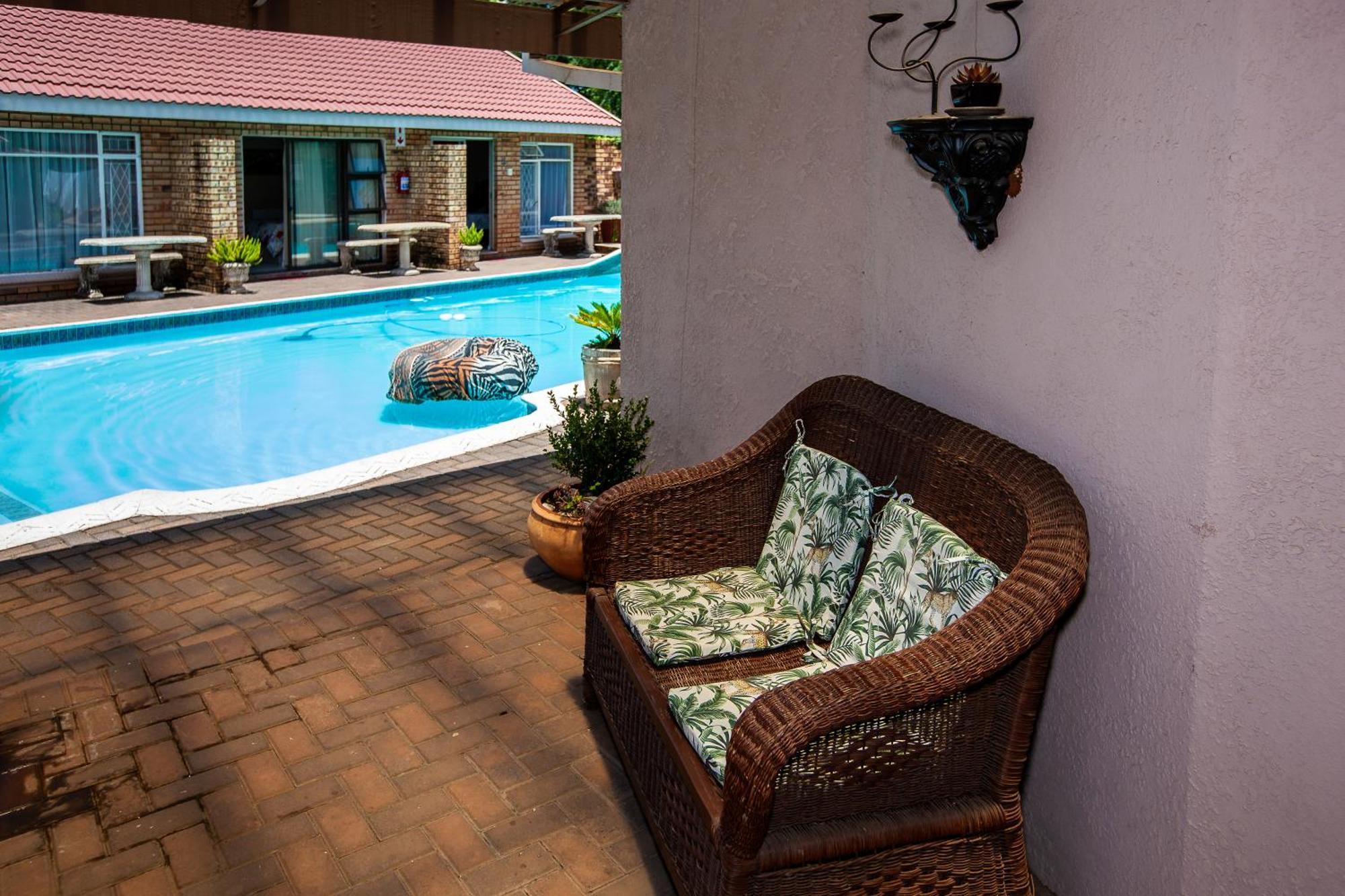 Invite Guest House - Self Catering Accommodation In Vanderbijlpark Buitenkant foto