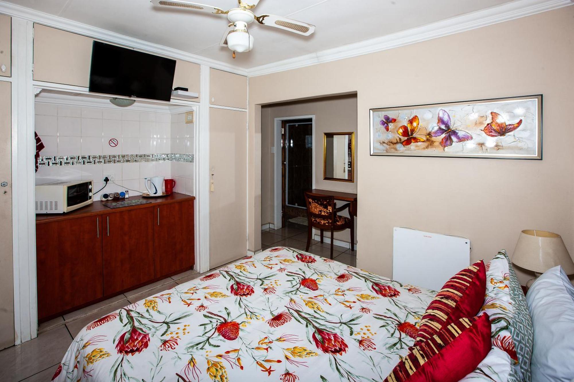 Invite Guest House - Self Catering Accommodation In Vanderbijlpark Buitenkant foto