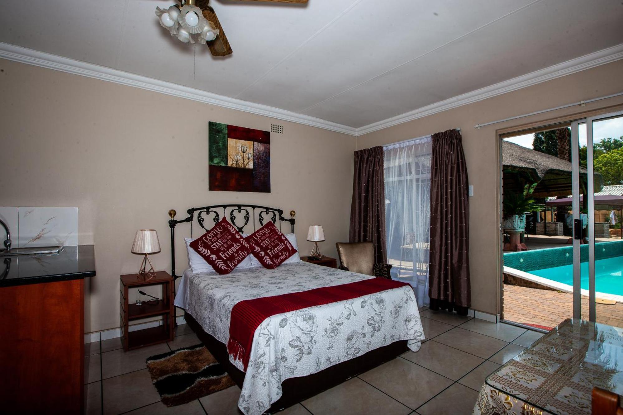 Invite Guest House - Self Catering Accommodation In Vanderbijlpark Buitenkant foto