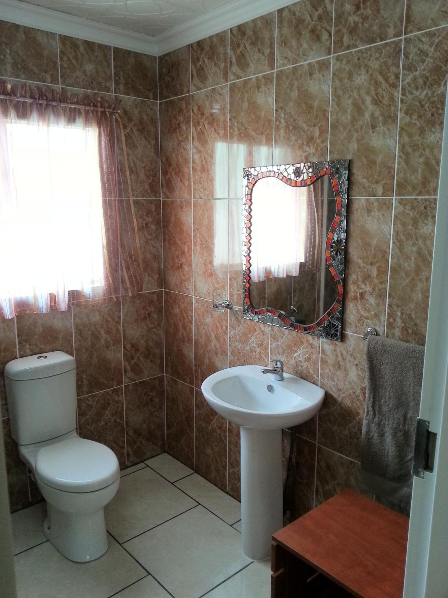 Invite Guest House - Self Catering Accommodation In Vanderbijlpark Buitenkant foto